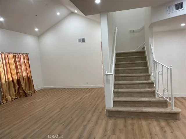 9400 Aqueduct Avenue, North Hills, California 91343