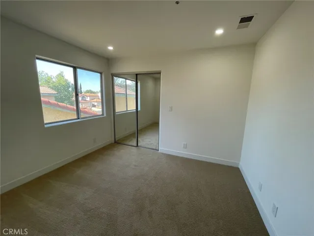9400 Aqueduct Avenue, North Hills, California 91343