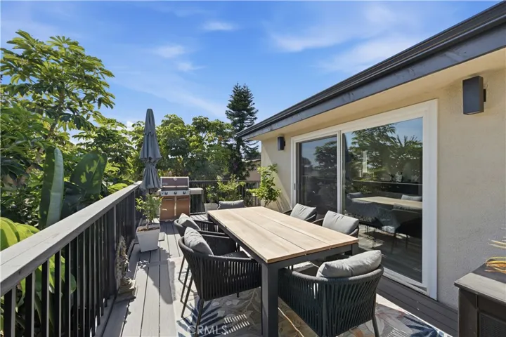 2043 Raymond, Signal Hill, California 90755