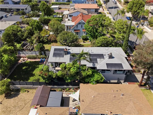 2043 Raymond, Signal Hill, California 90755