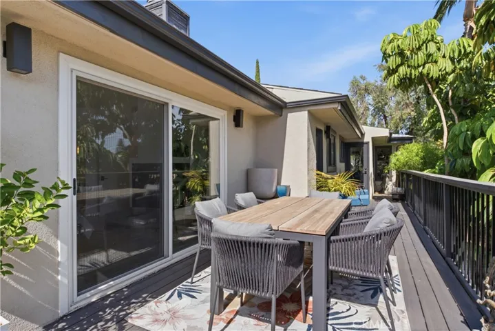 2043 Raymond, Signal Hill, California 90755