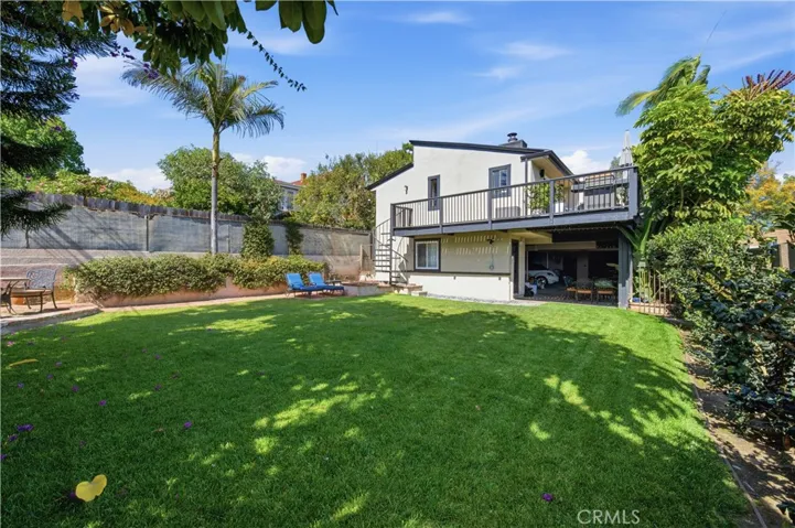 2043 Raymond, Signal Hill, California 90755