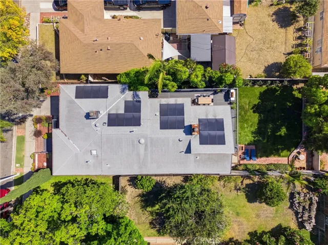 2043 Raymond, Signal Hill, California 90755