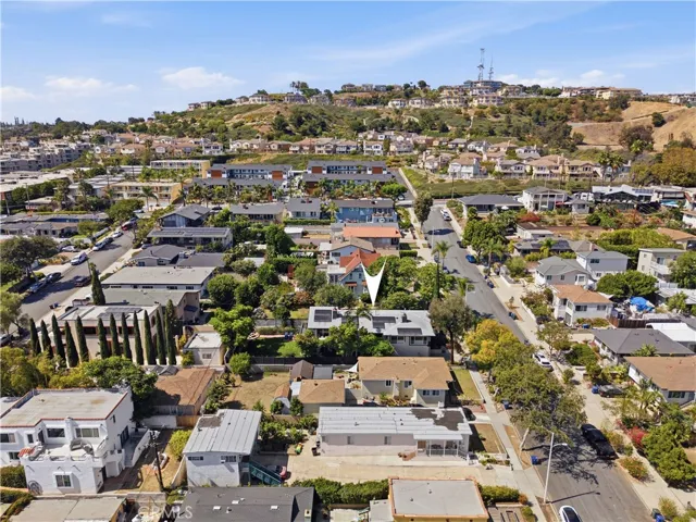 2043 Raymond, Signal Hill, California 90755