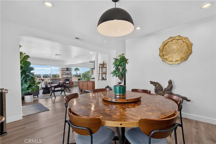 2043 Raymond, Signal Hill, California 90755