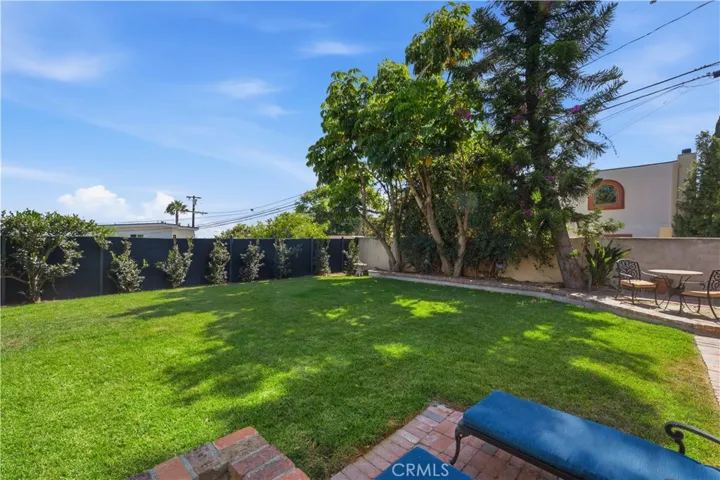 2043 Raymond, Signal Hill, California 90755