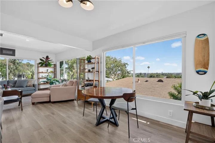 2043 Raymond, Signal Hill, California 90755