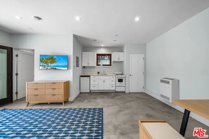 12534 W Gilmore Avenue, Los Angeles, California 90066