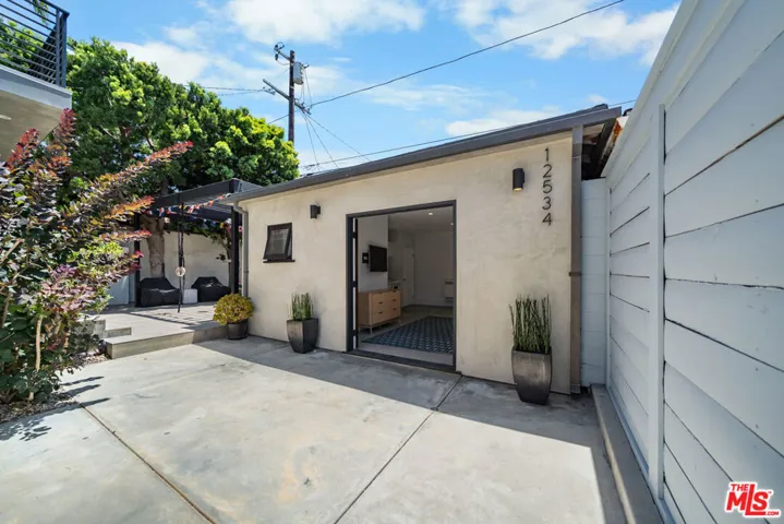 12534 W Gilmore Avenue, Los Angeles, California 90066
