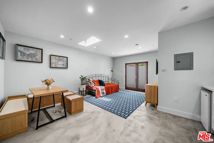 12534 W Gilmore Avenue, Los Angeles, California 90066