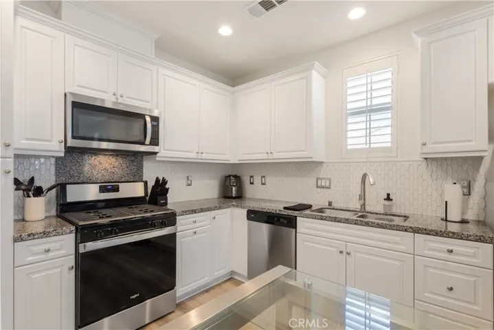 2818 E Berry Loop Privado 77, Ontario, California 91761