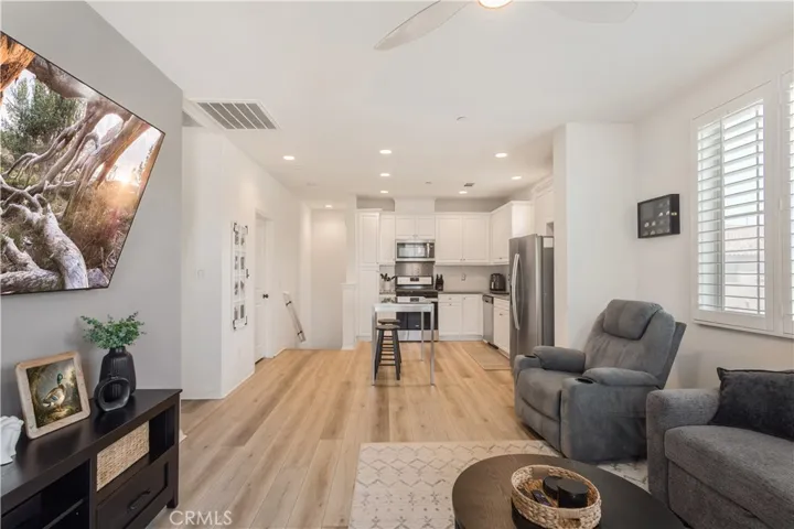 2818 E Berry Loop Privado 77, Ontario, California 91761