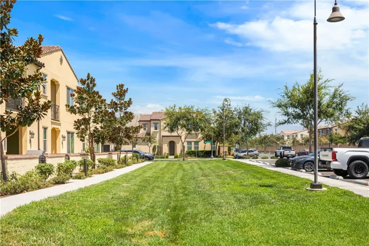 2818 E Berry Loop Privado 77, Ontario, California 91761