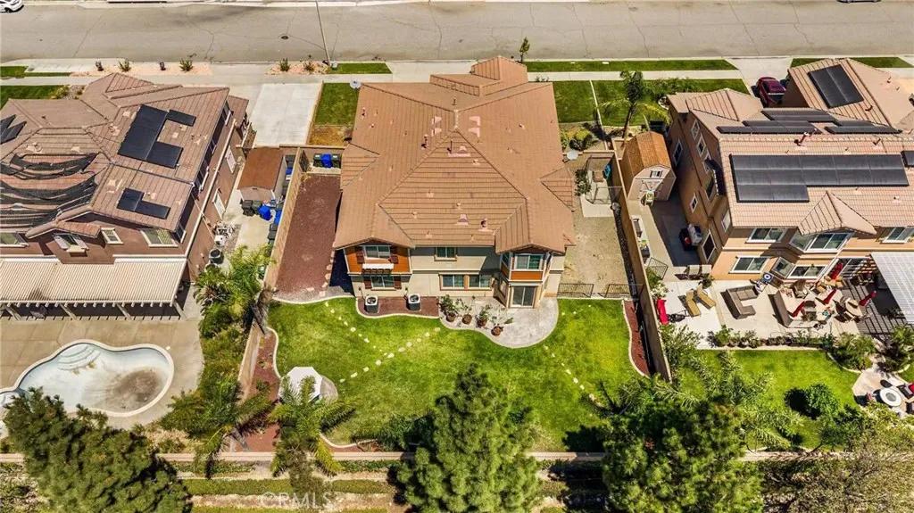 16425 Basswood, Fontana, California 92336 — photo 4