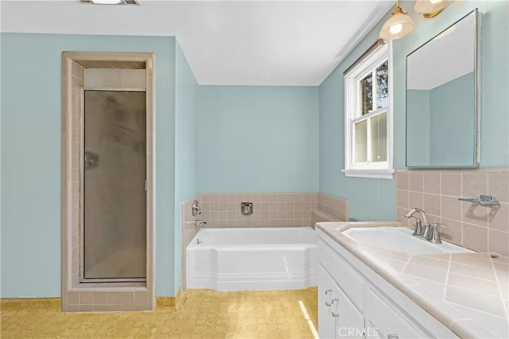 MAIN HALLWAY BATHROOM