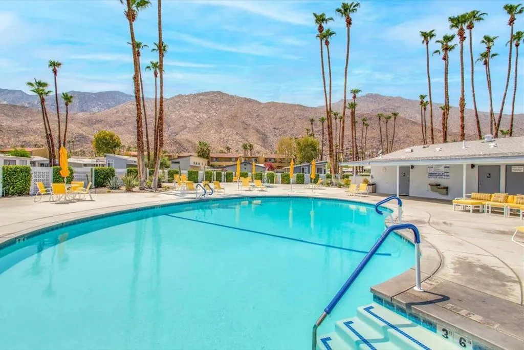 Palm Canyon Mobile Club Community Pool Palm Canyon Mobile Club Community Pool