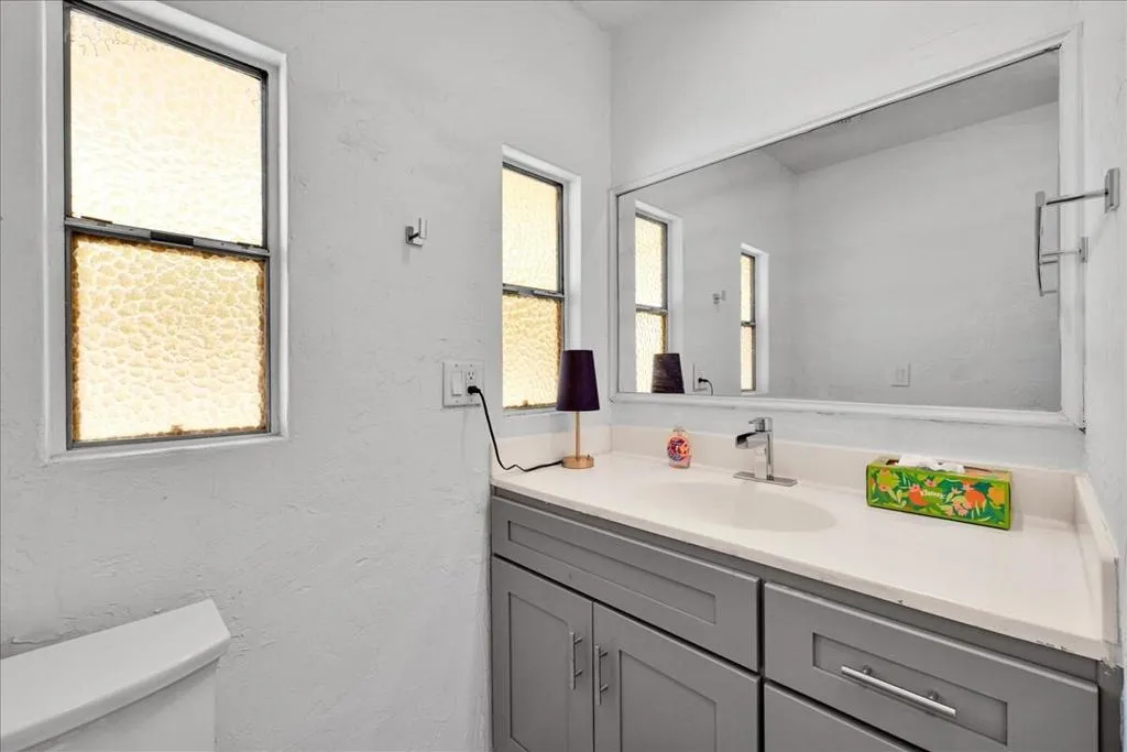 Guest Bathroom Guest Bathroom