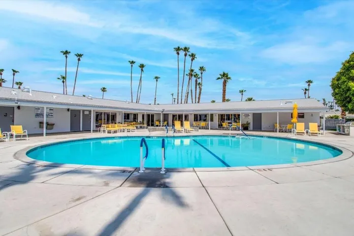 Palm Canyon Mobile Club Community Pool