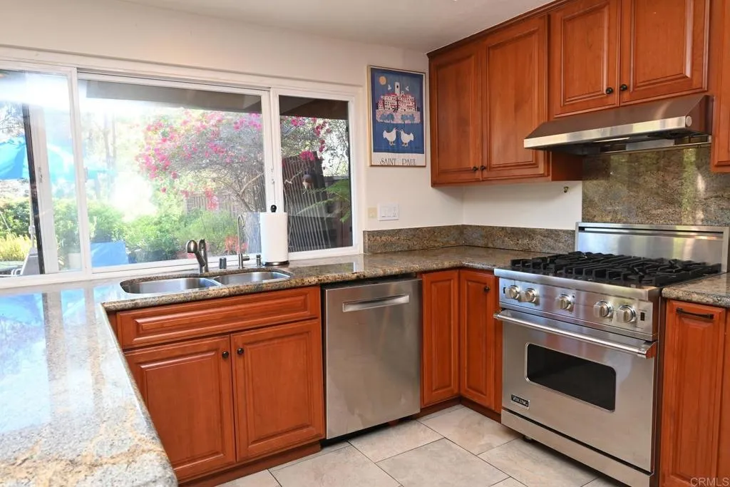 1881 Caminito Velez, La Jolla, California 92037 — photo 5
