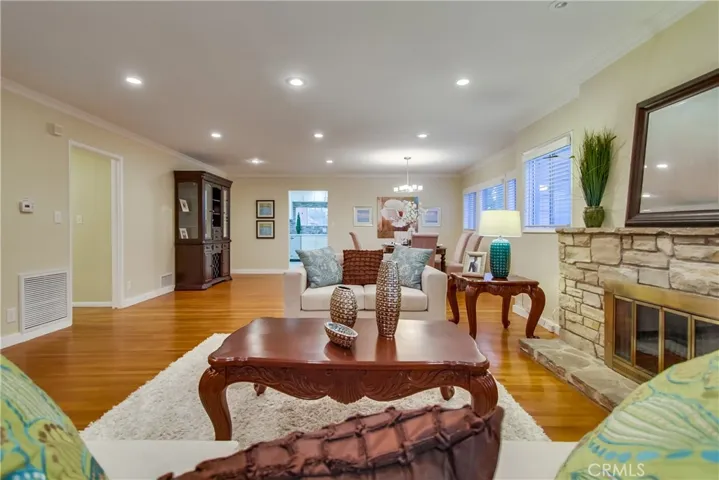 1918 La France, South Pasadena, California 91030