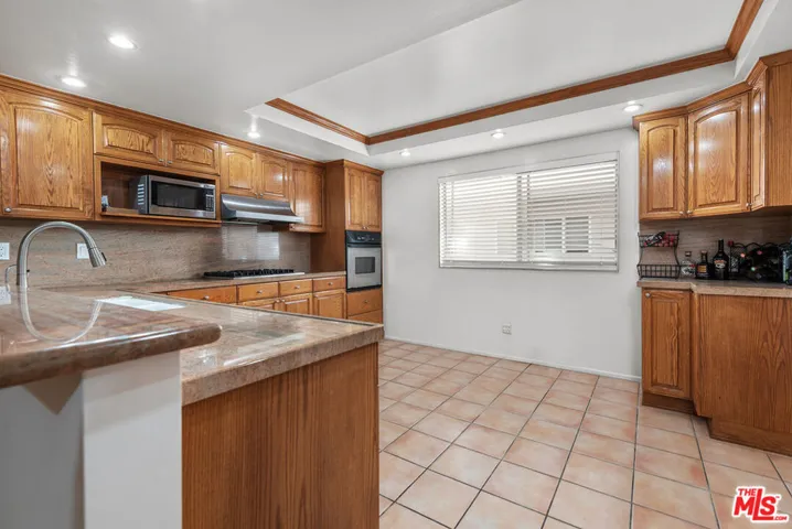 13233 Fiji Way K, Marina Del Rey, California 90292