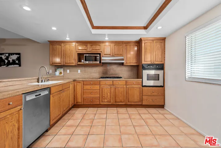 13233 Fiji Way K, Marina Del Rey, California 90292