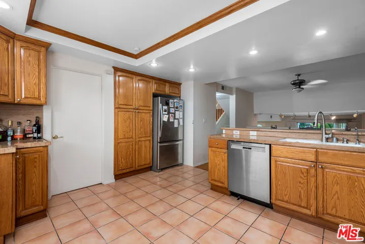 13233 Fiji Way K, Marina Del Rey, California 90292