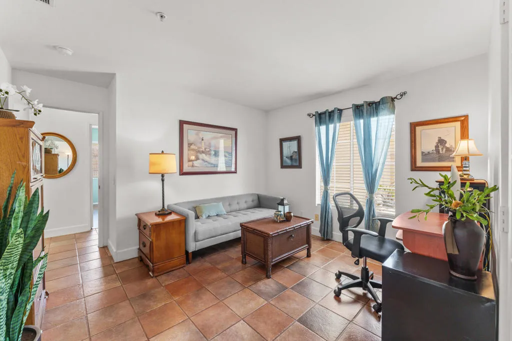 65920 Avenida Cadena-25