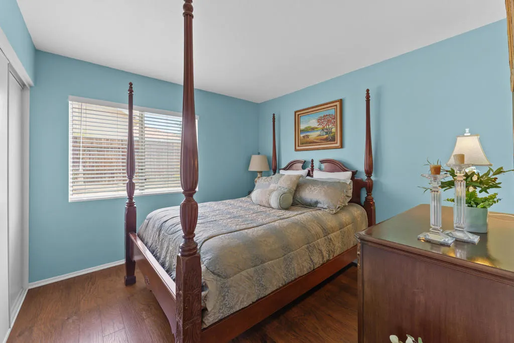 65920 Avenida Cadena-27