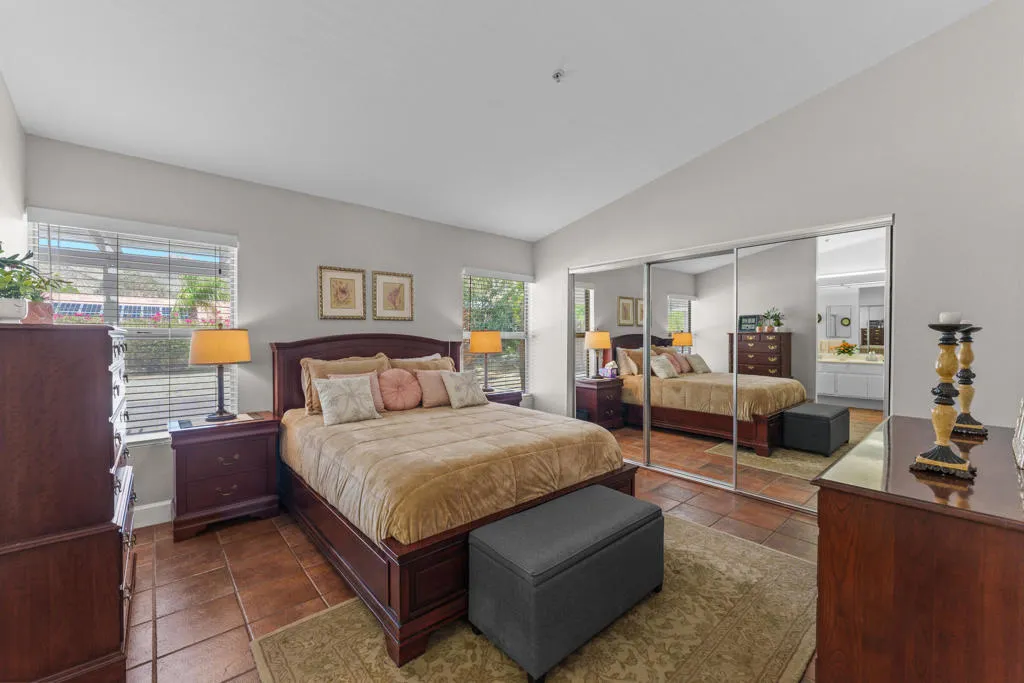 65920 Avenida Cadena-20