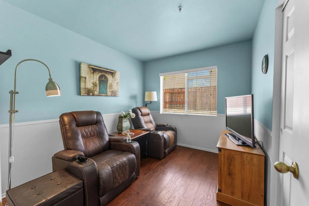 65920 Avenida Cadena-29