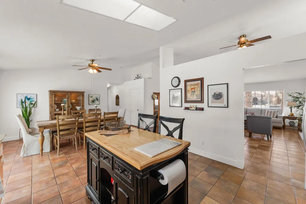 65920 Avenida Cadena-18