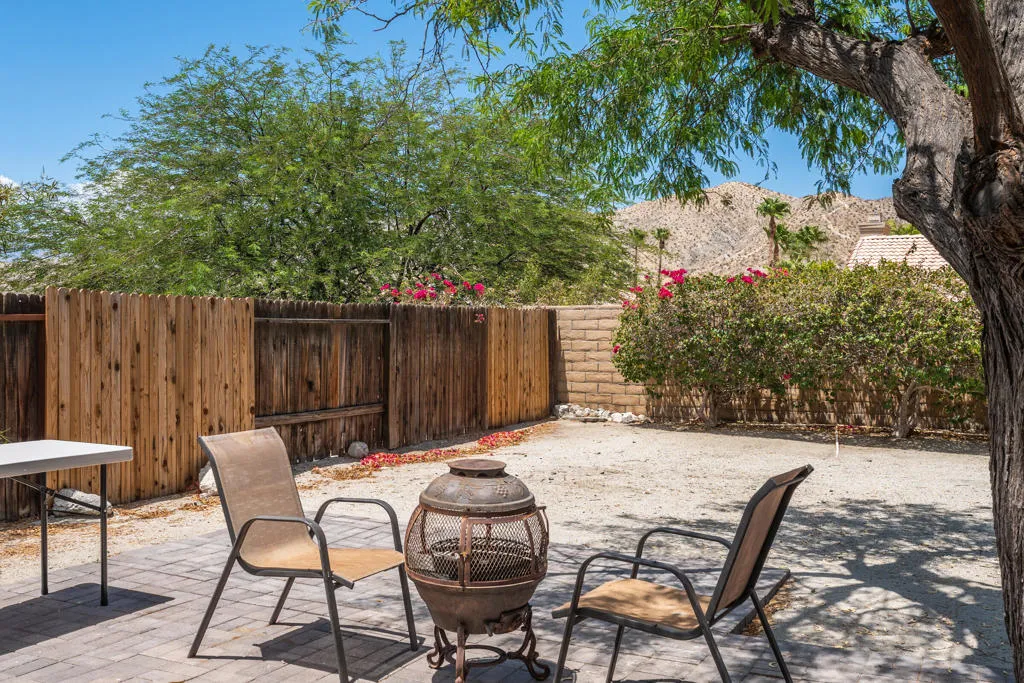 65920 Avenida Cadena-34