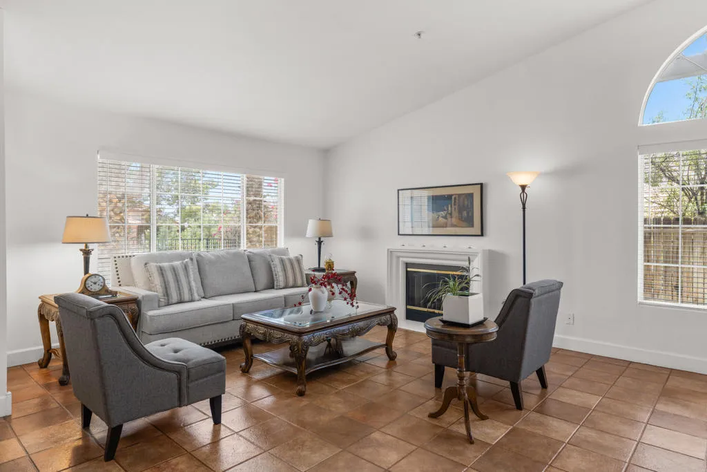 65920 Avenida Cadena-9