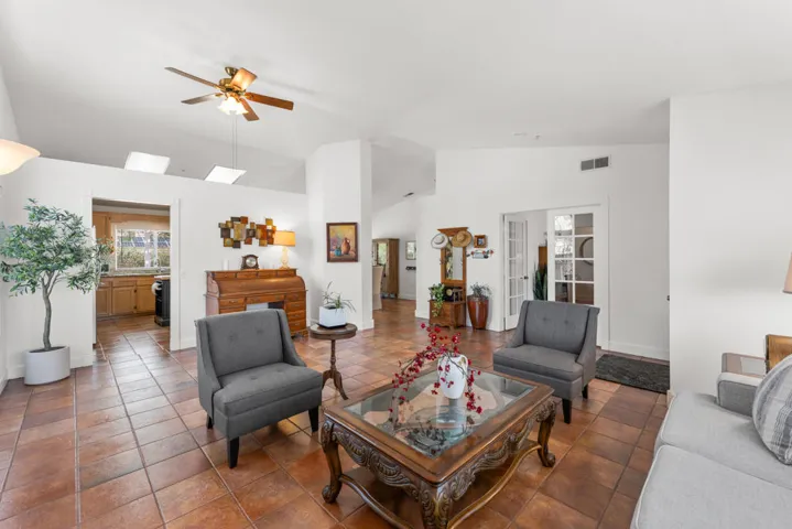 65920 Avenida Cadena-8