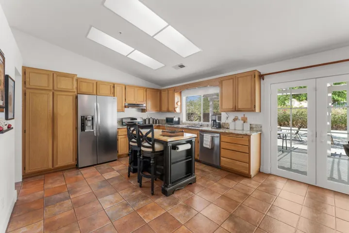 65920 Avenida Cadena-16