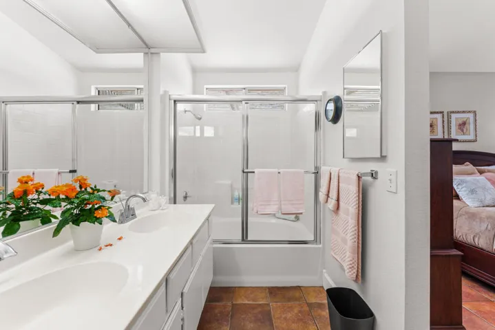 65920 Avenida Cadena-24