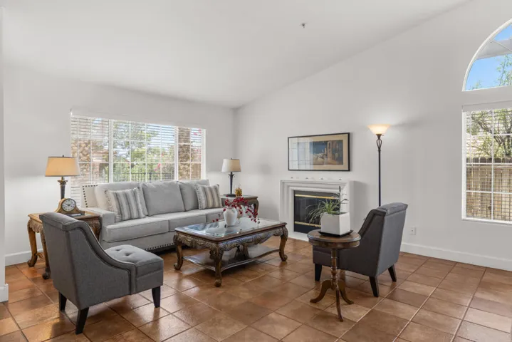 65920 Avenida Cadena-9