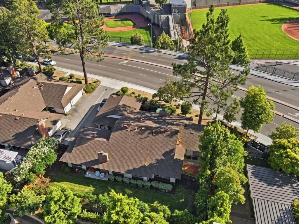 933935 Miramonte Avenue, Mountain View, California 94040 — photo 4