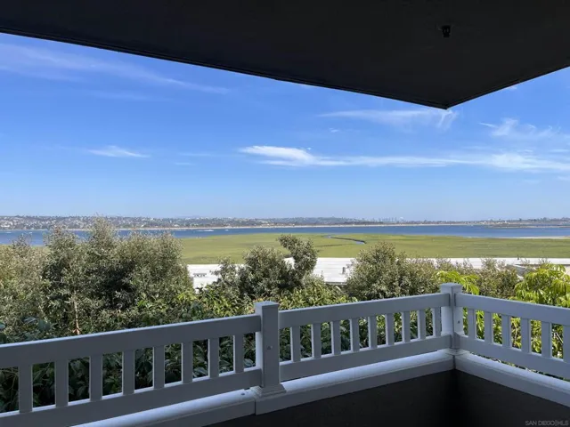 3991 Crown Point Dr 116, San Diego, California 92109