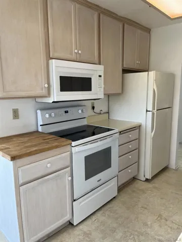 3991 Crown Point Dr 116, San Diego, California 92109