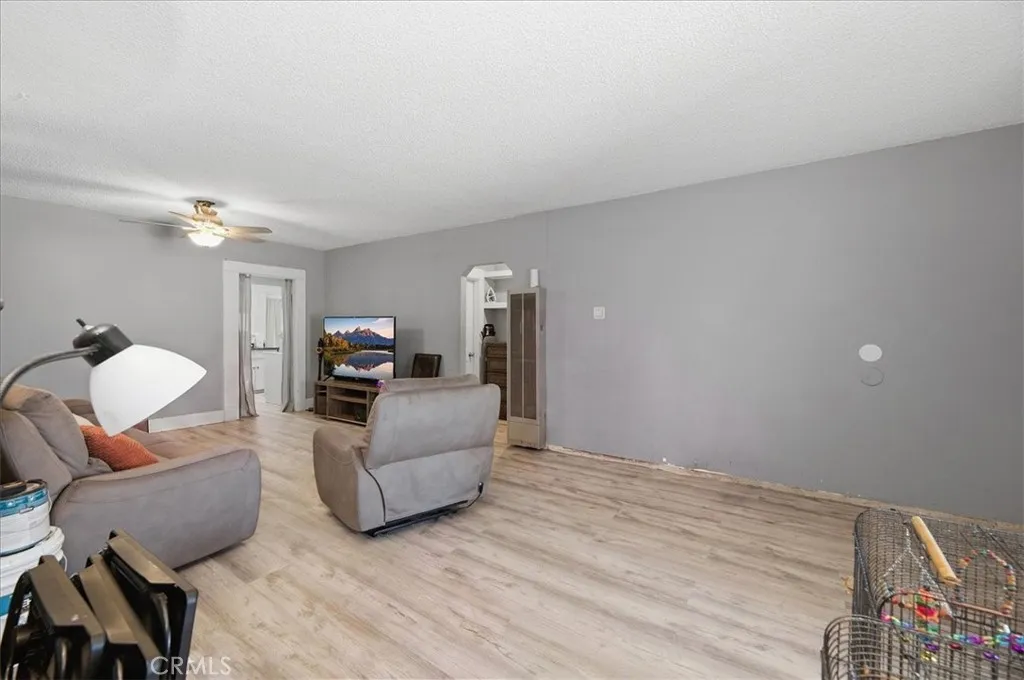 26180 Yale, Hemet, California 92544 — photo 5
