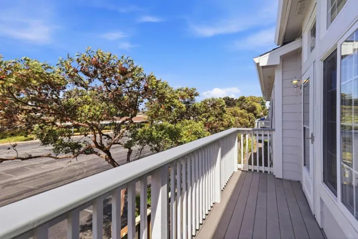 15 Outlook Circle, Pacifica, California 94044