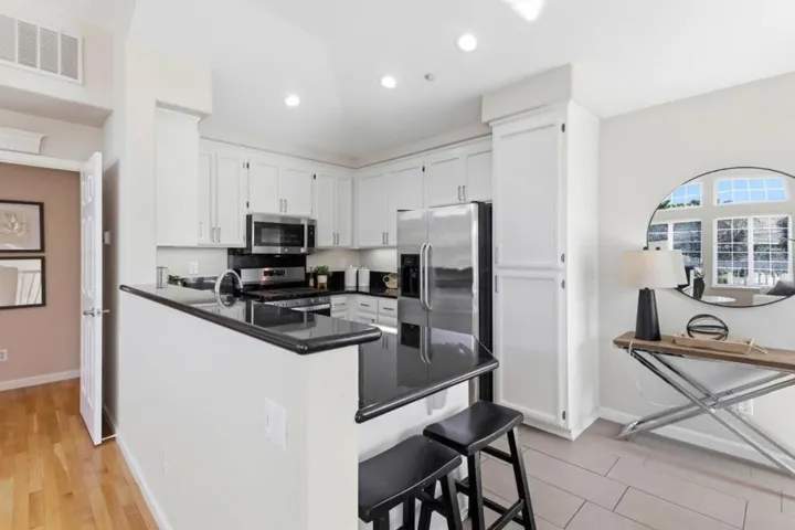 15 Outlook Circle, Pacifica, California 94044