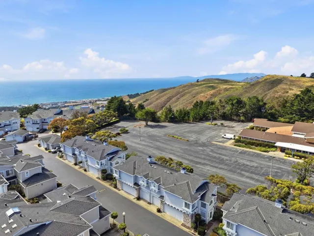 15 Outlook Circle, Pacifica, California 94044