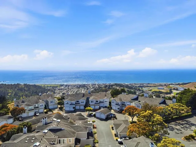 15 Outlook Circle, Pacifica, California 94044