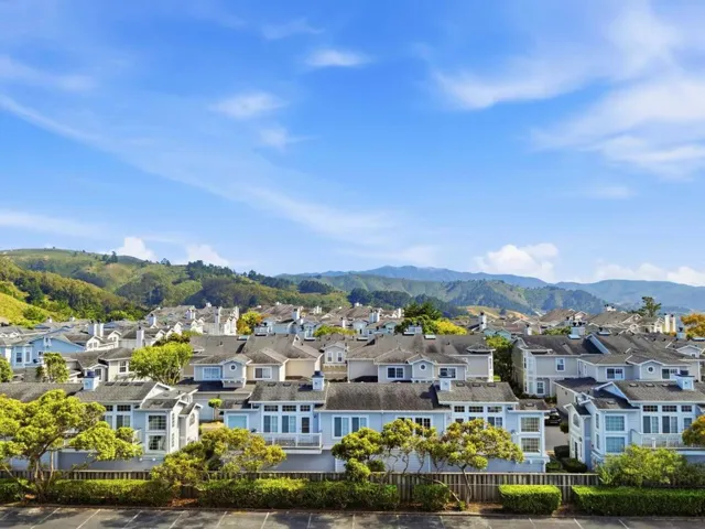 15 Outlook Circle, Pacifica, California 94044