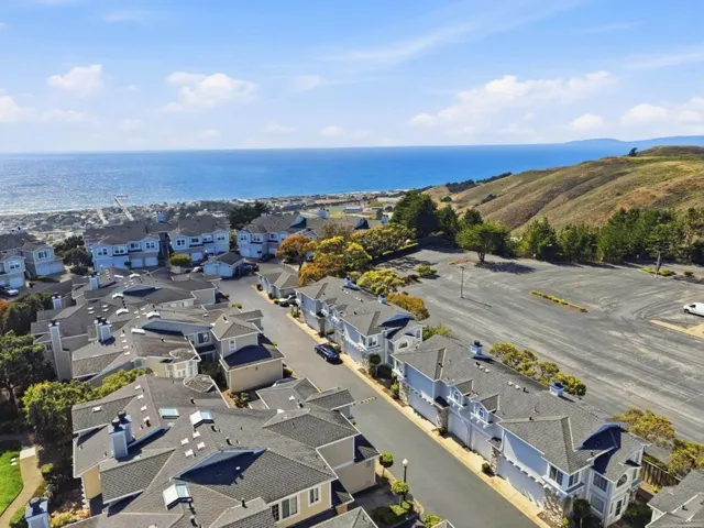 15 Outlook Circle, Pacifica, California 94044