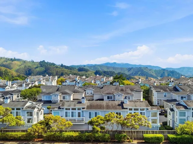 15 Outlook Circle, Pacifica, California 94044