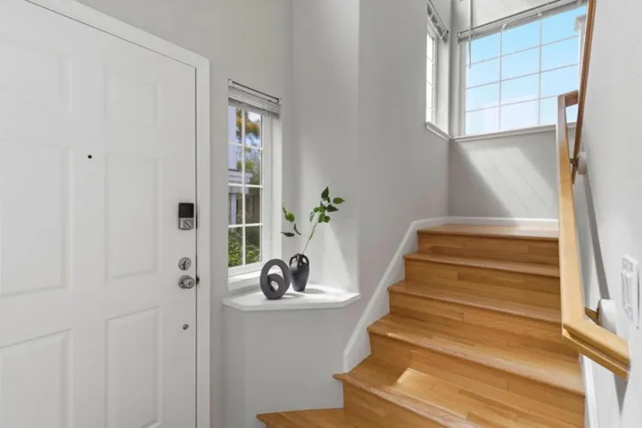 15 Outlook Circle, Pacifica, California 94044